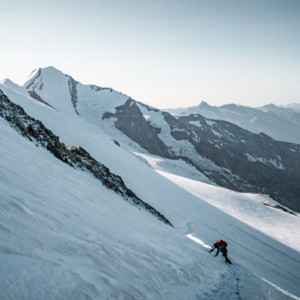 骚包小受打桩机男男GV
